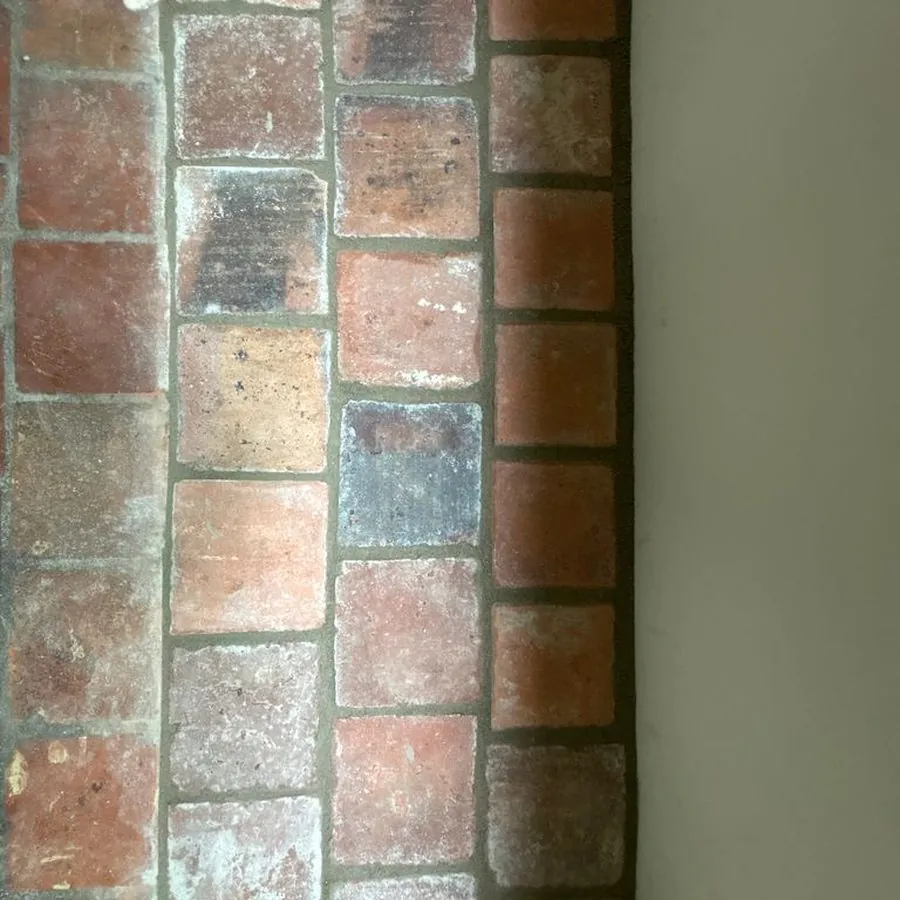 Antieke Franse tegelvloer gelegd in een keuken in Leiderdorp
